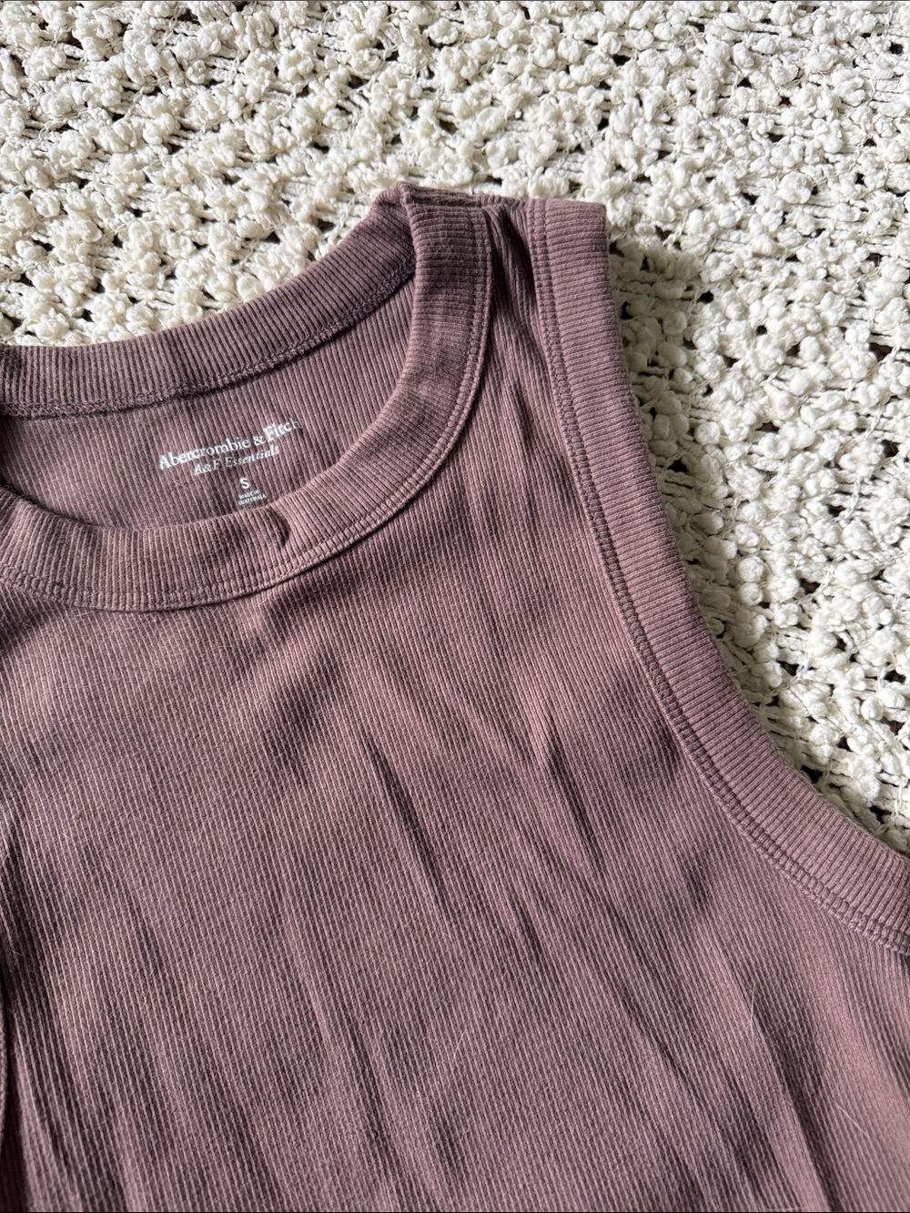 π₯₯ Abercrombie Cropped Crew Essential Tank in Brown π₯₯ - Picture 3 of 7